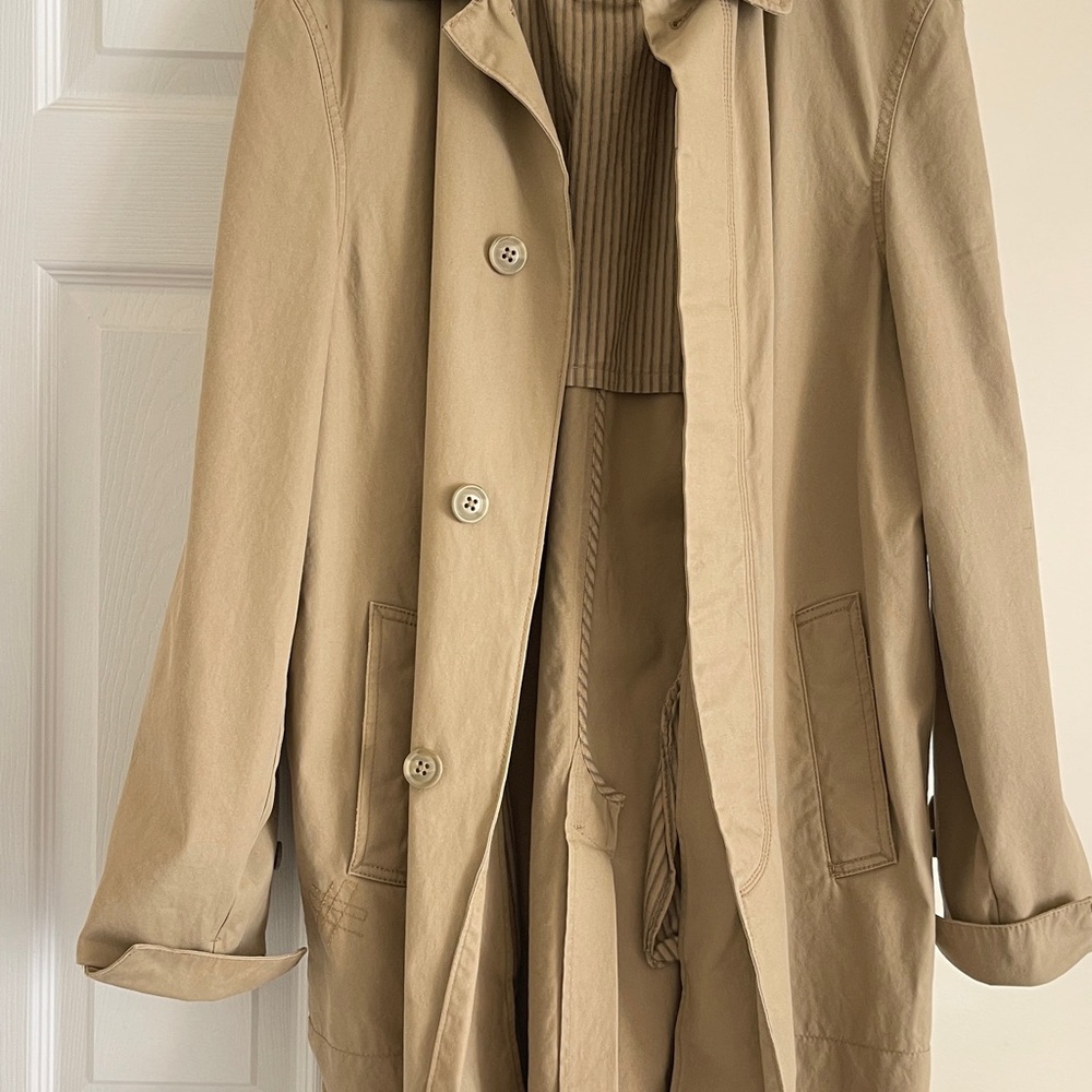 Old Navy Cotton Tan Trench Coat with Classic Design